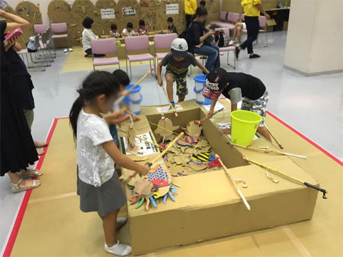 ダンボール展釣堀